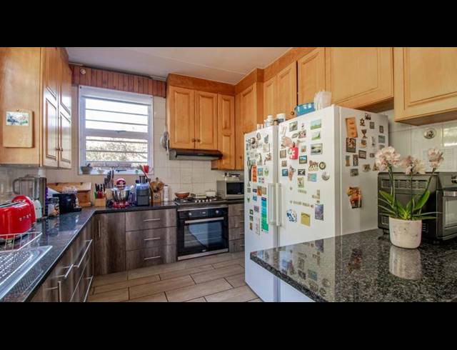 6 BEDROOM HOUSE FOR SALE IN WATERKLOOF RIDGE